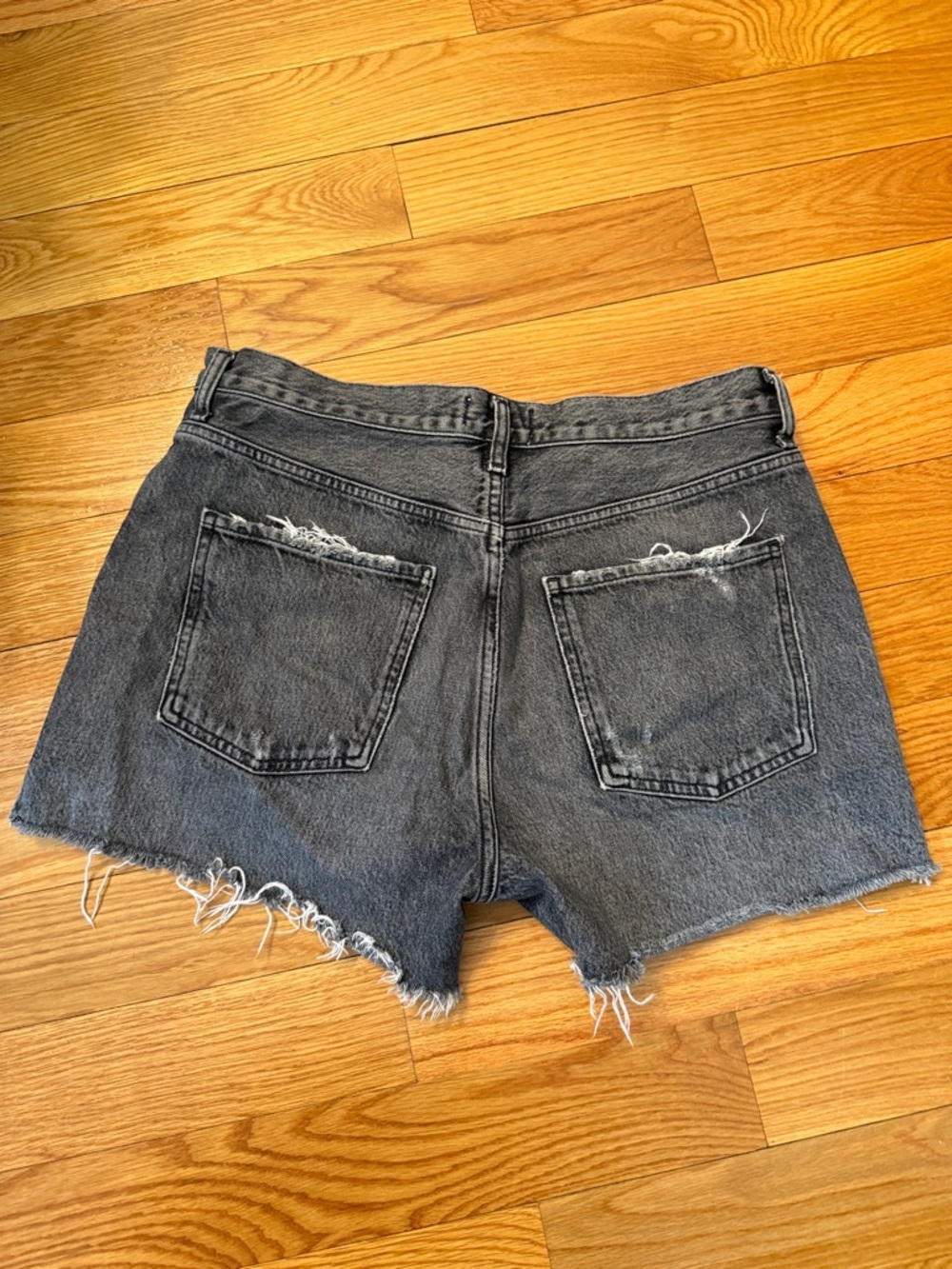 Agolde Washed Black High-Rise Frayed Hem Denim Shorts “Dee” Style sz 31 - Picture 2 of 4